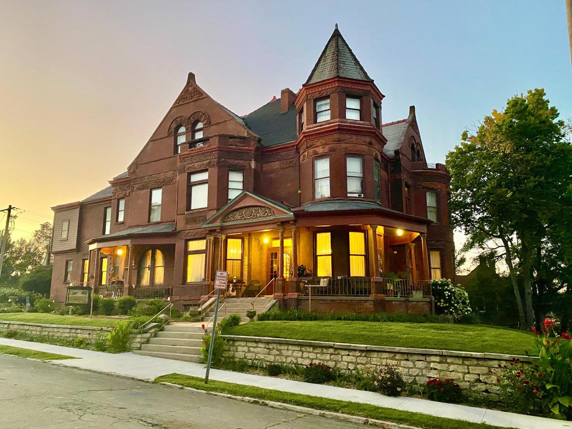 Vineyard Mansion B&B Saint Joseph Exterior foto